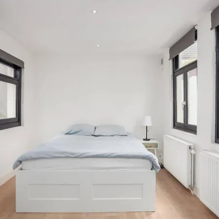 Апартаменты Charming Flat, Great Canal, Center Амстердам